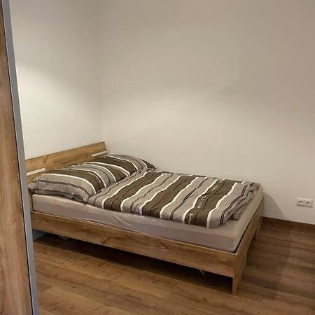 Apartment in zentraler Lage mit Privatparkplatz Grafenwohr Exterior foto